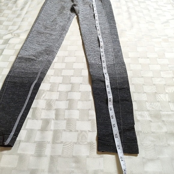 Workout Contour Seamless Long Sleeve Crop Top and High Rise Leggings - Picture 12 of 14